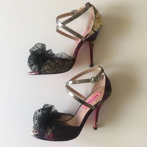 Betsey Johnson, Beaconn fabric heels, size 7.5